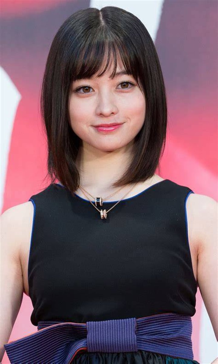 橋本環奈のまむし指が愛される理由 - 特徴・意味・コンプレックスを魅力に変える方法